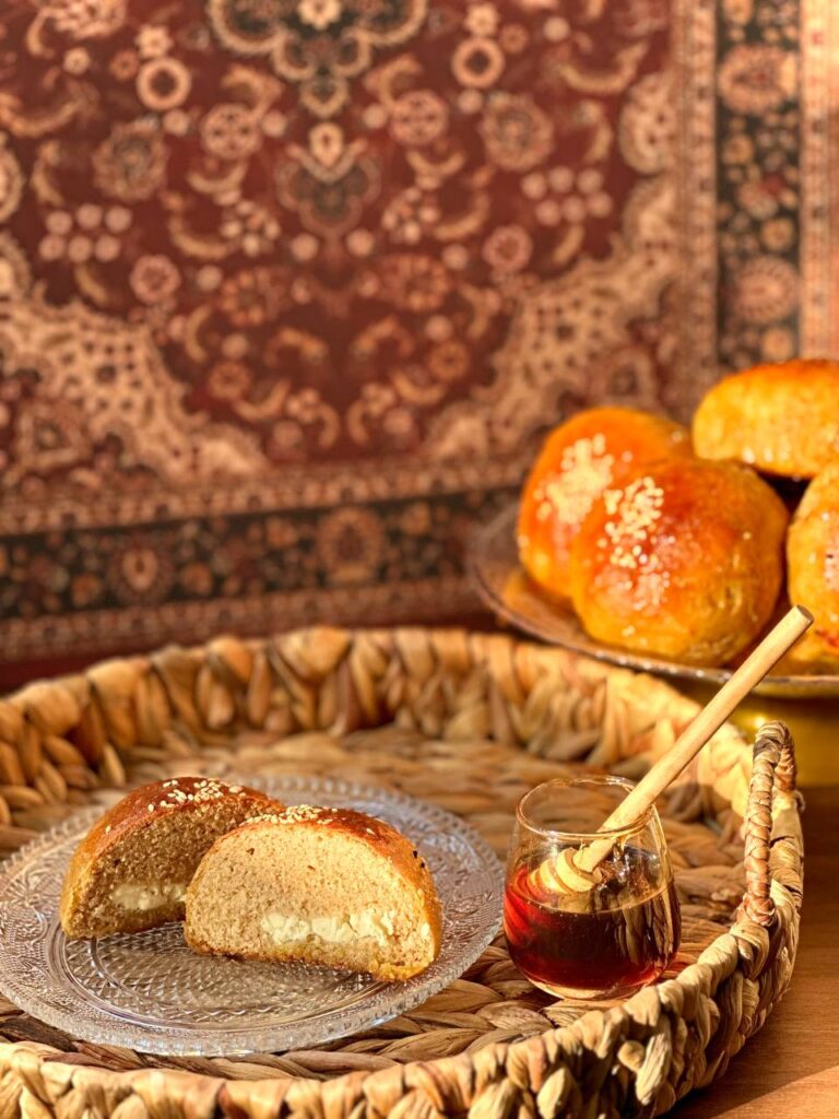 photo 5983557388508184578 y